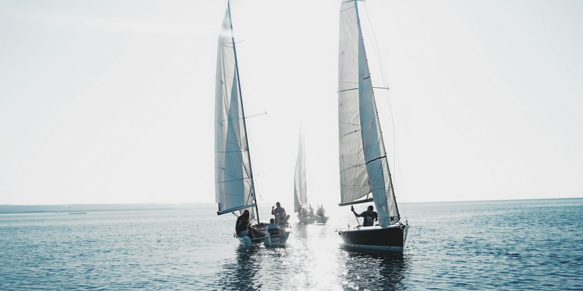 team building in barca a vela
